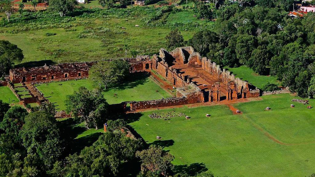 Posada Del Chaman Iguazu ปูแอร์โตอีกวาซู ภายนอก รูปภาพ