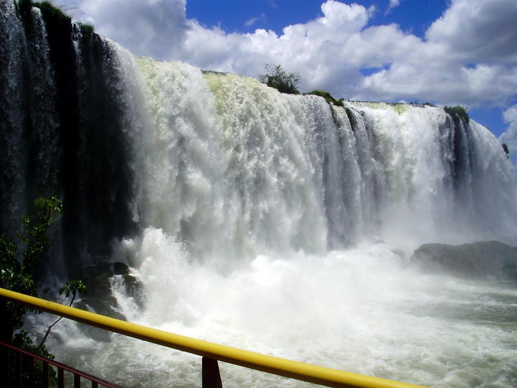 Posada Del Chaman Iguazu ปูแอร์โตอีกวาซู ภายนอก รูปภาพ