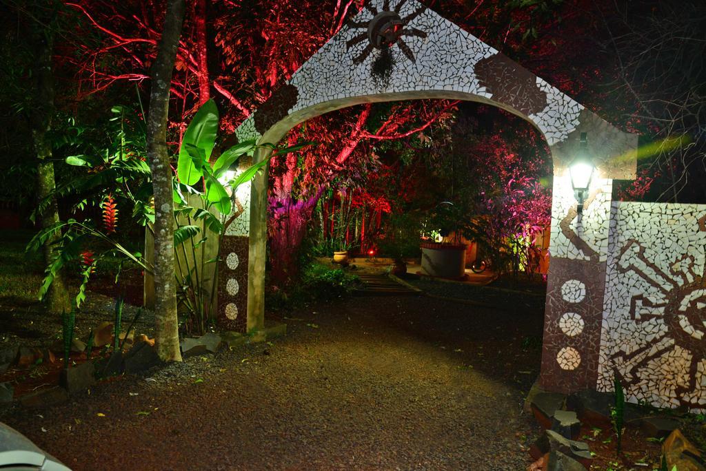 Posada Del Chaman Iguazu ปูแอร์โตอีกวาซู ภายนอก รูปภาพ