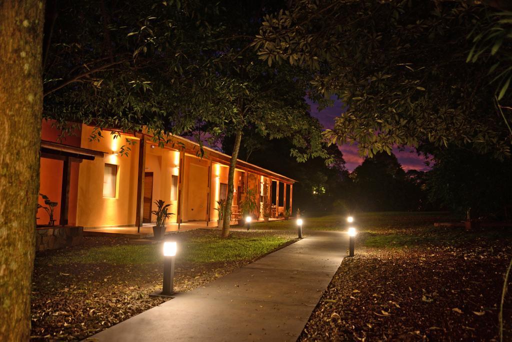 Posada Del Chaman Iguazu ปูแอร์โตอีกวาซู ภายนอก รูปภาพ