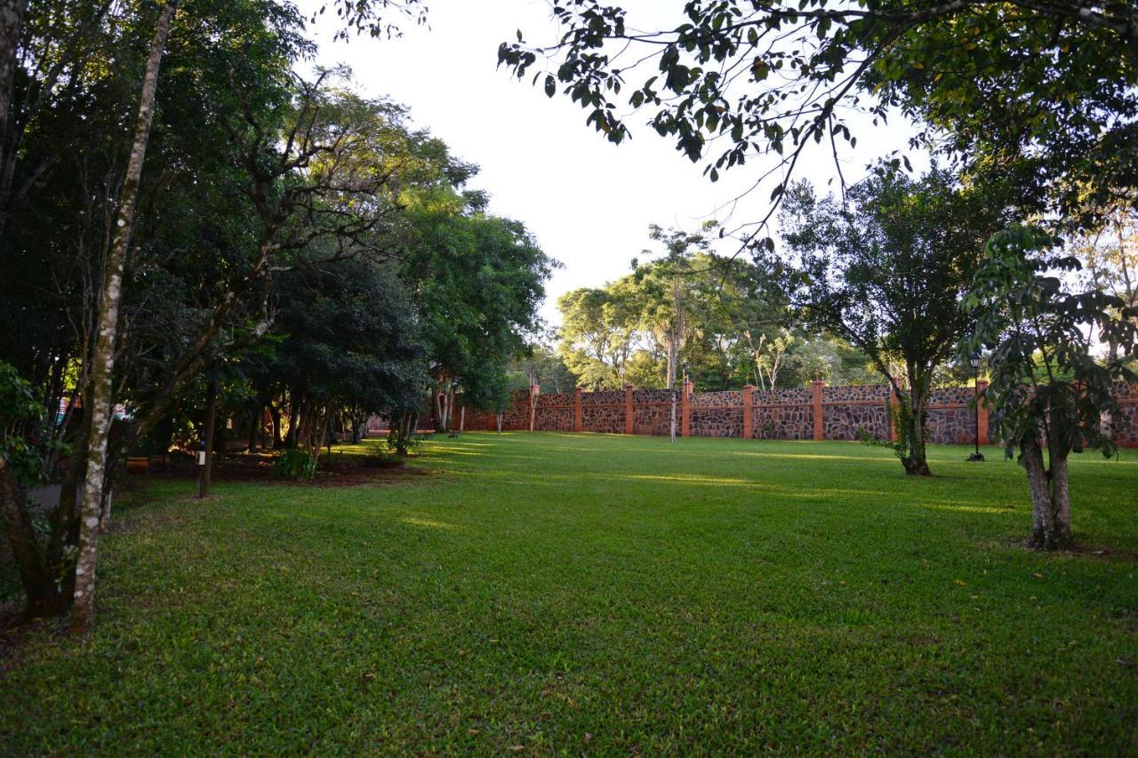 Posada Del Chaman Iguazu ปูแอร์โตอีกวาซู ภายนอก รูปภาพ