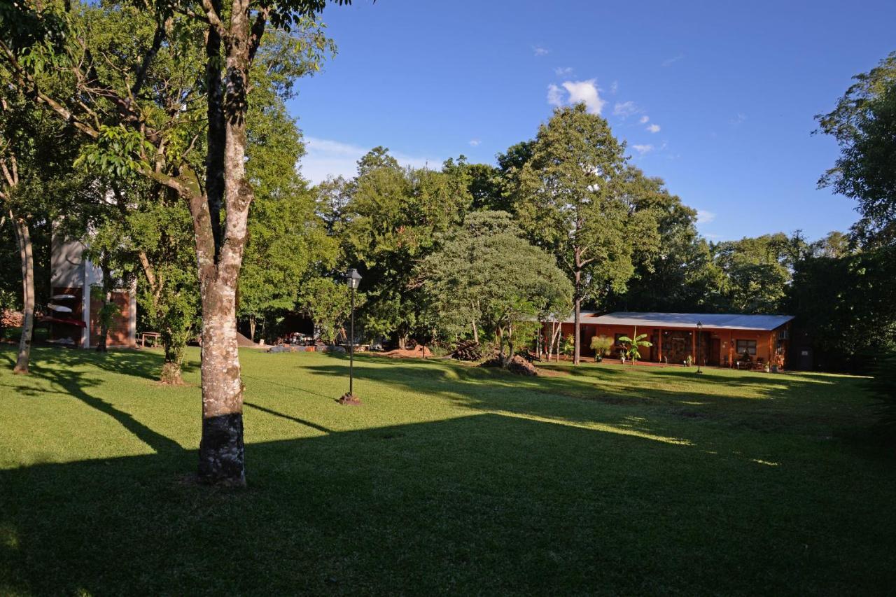 Posada Del Chaman Iguazu ปูแอร์โตอีกวาซู ภายนอก รูปภาพ